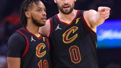 詹姆斯二度离开4年之后，骑士靠自己重回东部巅峰