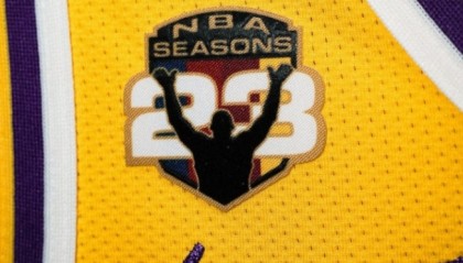 开云kaiyun网页版-排队给詹姆斯道歉！球衣补丁并非自我营销，NBA官方给足goat面子|迈阿密热火队|洛杉矶湖人队|克利夫兰骑士队|萨克拉门托国王队|迈阿密_新浪体育_新浪新闻