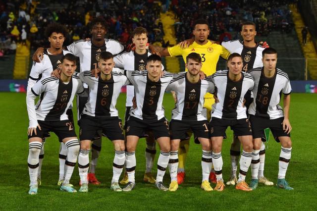 1688006659089004272.jpg 1244904504.0.jpg